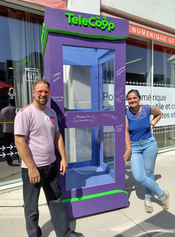 Notre cabine téléphonique a vu le jour